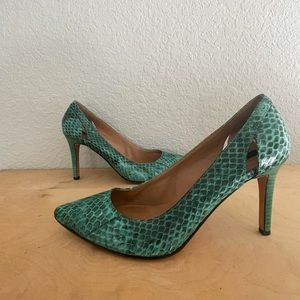 Ann Taylor Green Snakeskin Heels